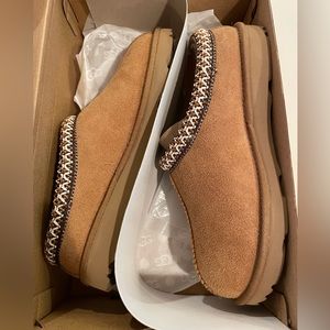 UGG Tasman II Youth slippers Chestnut Size 4 BRAND NEW/NEVER WORN